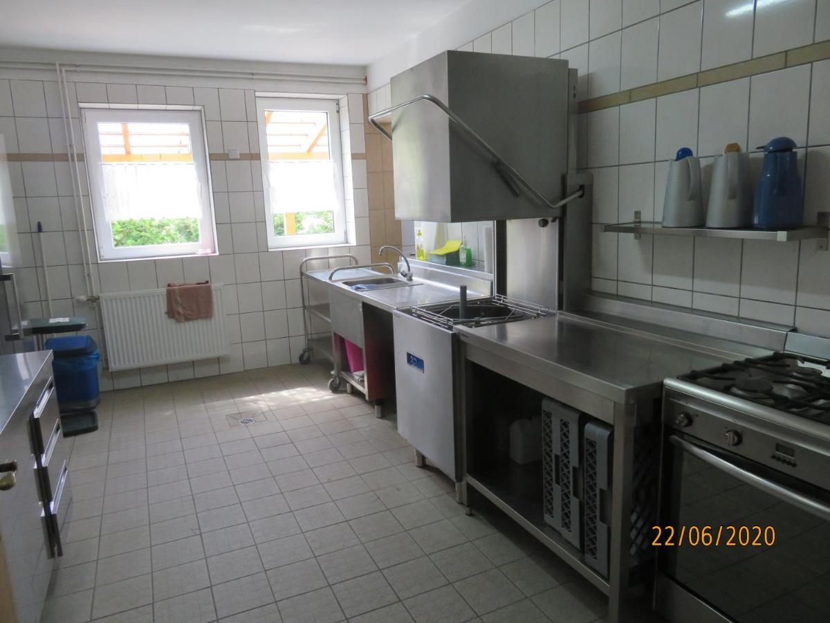 Hostel Waldhaus Am Ferienpark Mirow -Zimmer Du Wc Extérieur photo